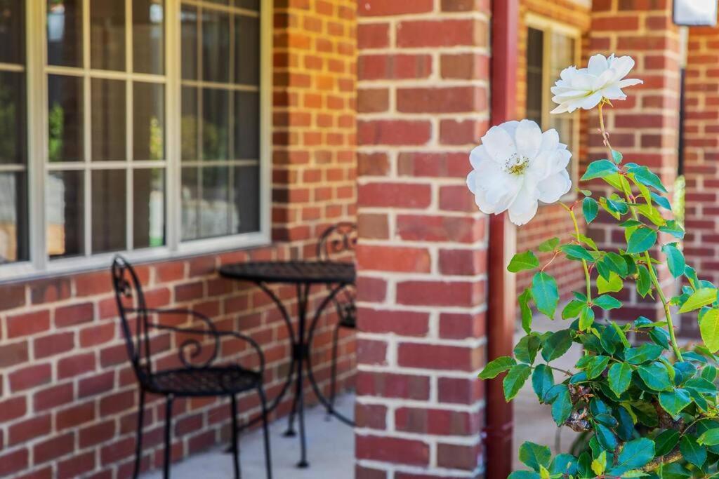 Light & Bright Falcon Bay Family Escape Mandurah