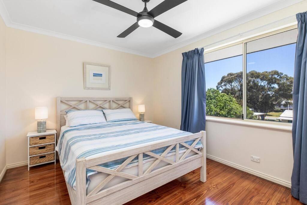 Light & Bright Falcon Bay Family Escape