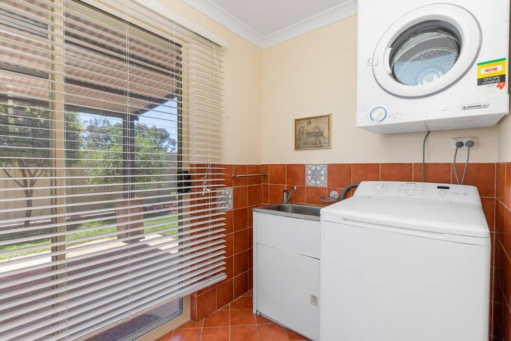 Holiday home Light & Bright Falcon Bay Family Escape